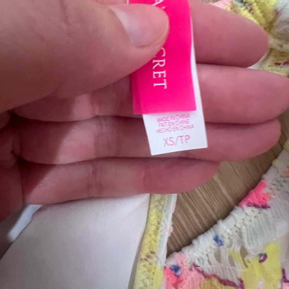 NWOT Victoria's Secret Bombshell Bikini (32A, XS) - Picture 5 of 5